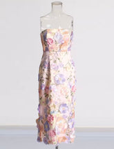 Vestido com Aplicação de Flores Tomara que Caia