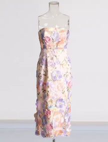 Vestido com Aplicação de Flores Tomara que Caia